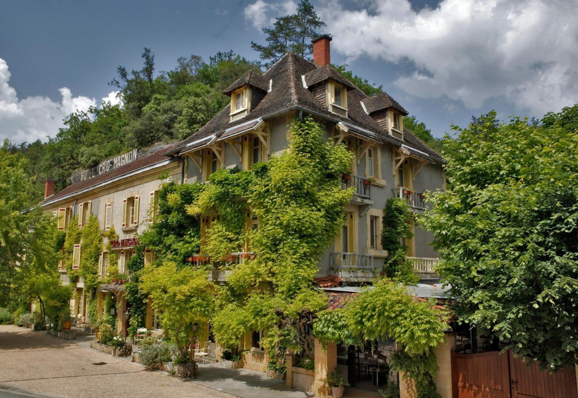 Hotel Le Cro-Magnon Les Eyzies Exterior photo